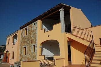 Albergo Residenziale Li Troni Albergo Residenziale Li Troni
