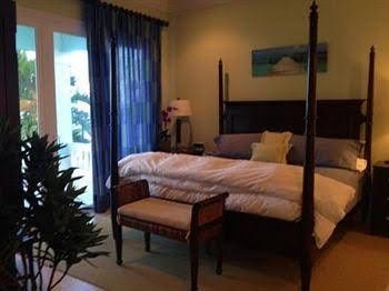 Mermaid Reef Villa #2 by Living Easy Abaco1