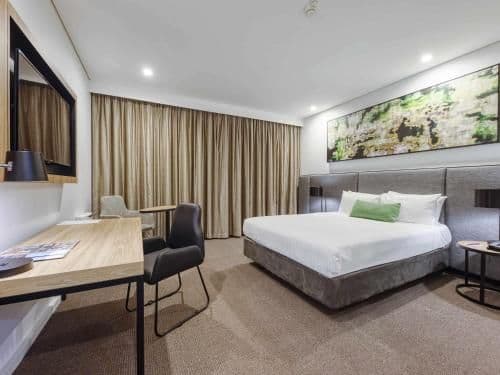 Standard Queen Room