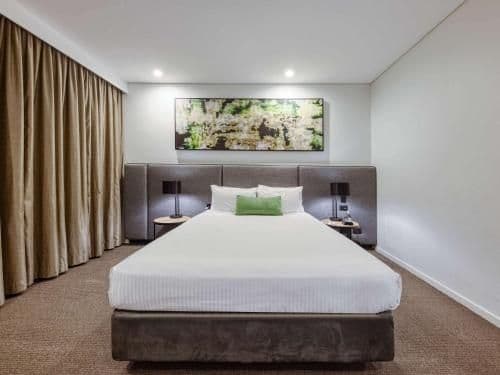 Standard Queen Room