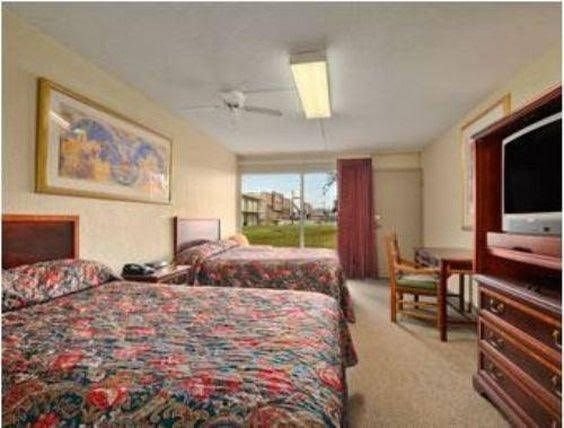 University Inn College Station2