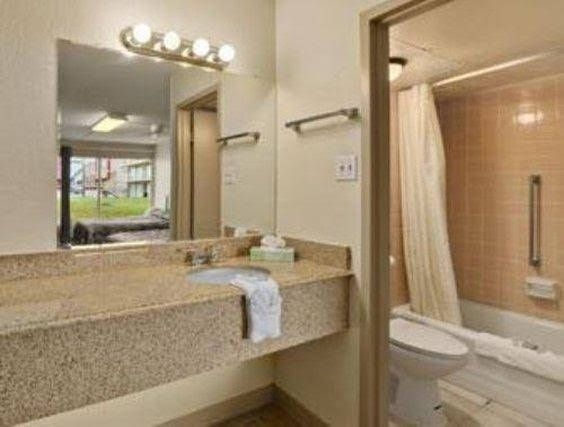 University Inn College Station0