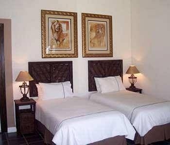 Fly Inn Lodge & Conference Venues0