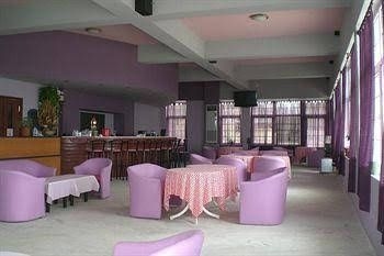 Ammes Apartments1