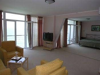 Levant Hotel0