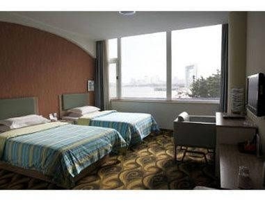 Super 8 Hotel Weihai Bund0