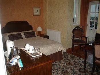 โรสดีน กสท์เฮาส์ (Rosedene Guesthouse)4