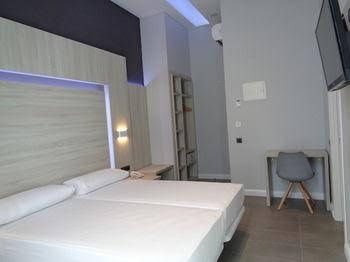 Hostal Plaza Goya BCN4