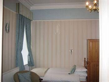 Arden House2