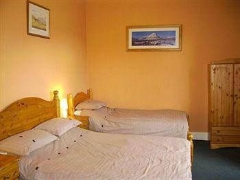 Roy Bridge Hotel3