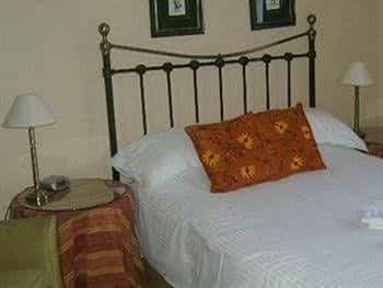 โรงแรมฟอลคอน โรงแรมฟอลคอน