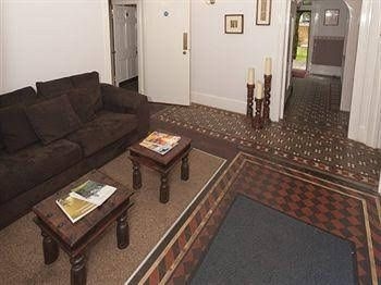 The Shrubbery Hotel4