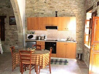 Romios Holiday Apartments2