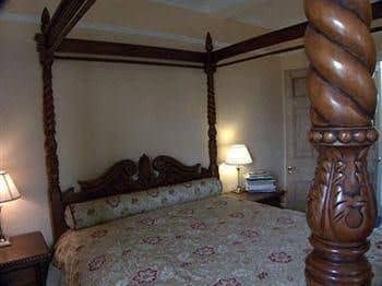 Yew Tree House Yew Tree House