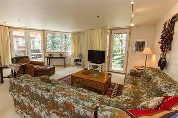 Ice House Suites and Condominiums4