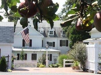 1777 Americana Inn 1777 Americana Inn