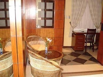 Field's Hotel2