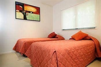Cairns Beach Holiday Apartment2