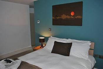 Dreamhouse City of London (Cyrus street)3