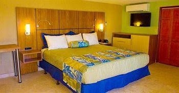 Lindbergh Bay Villas1