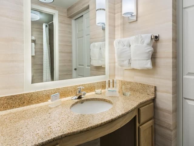 SUITE ONE BEDROOM