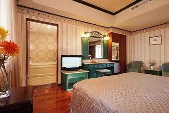 Lotus Hotel4