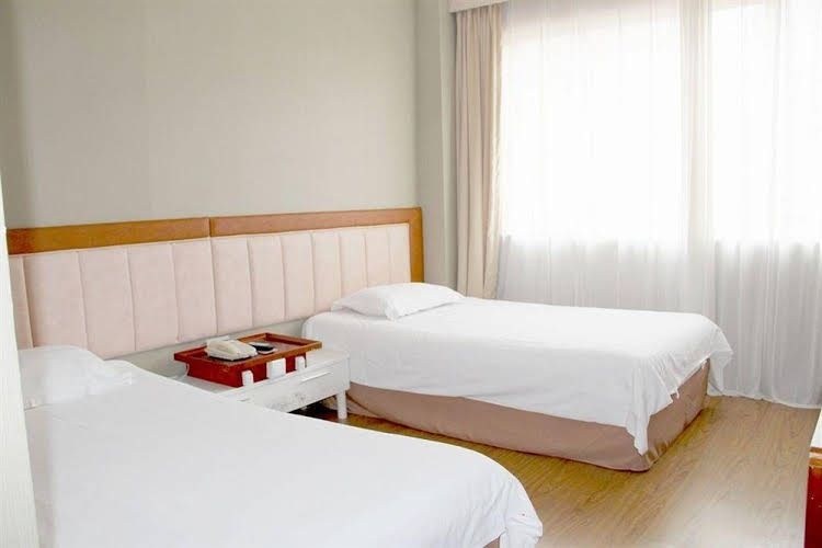 Qingdao Yingshi Hotel4