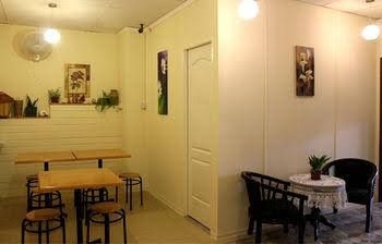 Victoria Hotel & Hostel3