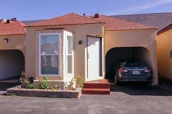 El Royale Hotel Near Universal Studios Hollywood2