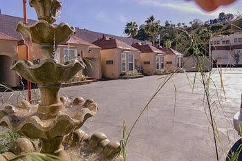 El Royale Hotel Near Universal Studios Hollywood4