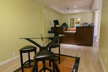 El Royale Hotel Near Universal Studios Hollywood1