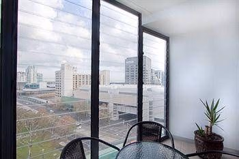 Melbourne Holiday Apartments at Northbank - Flinders Street1