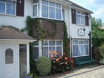 Ivy House0