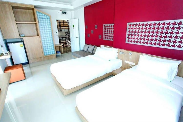 โรงแรมต้นกก (Tonkok Hotel)1