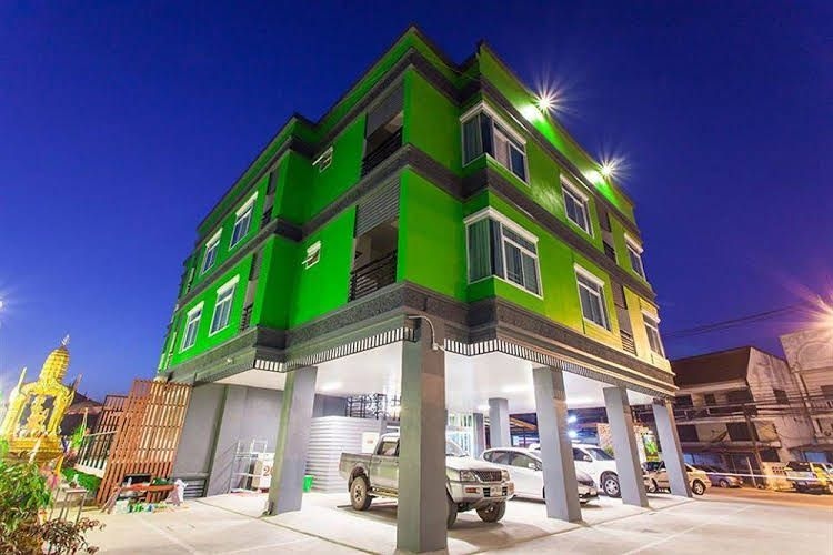 โรงแรมต้นกก (Tonkok Hotel)0