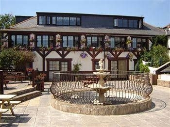 The Whitehouse Inn1