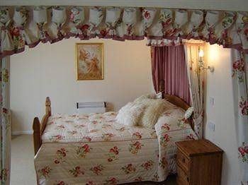 The Whitehouse Inn4