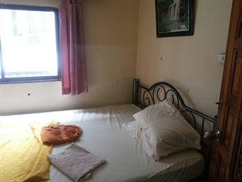A2Z Guesthouse & Bar3