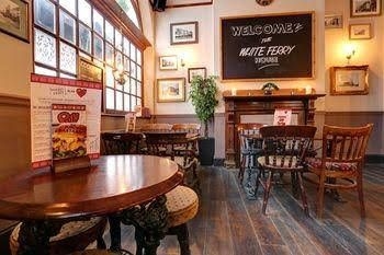 ผับเลิฟ แอด เดอะ ไวท์ แฟรี่ วิคตอเรีย (PubLove @ The White Ferry Victoria)0
