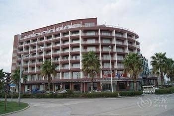 Homefelt Seaview Hotel1