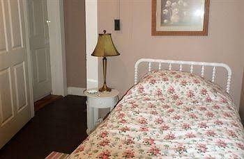 2 Sisters Bed & Breakfast4