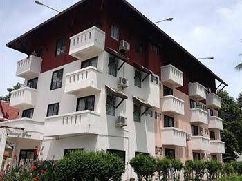 เฉวง เพลส (Chaweng Place)0
