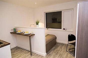 Edinburgh Room Rentals - The Haymarket3