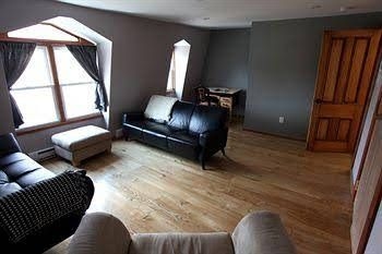 24 Colonial - 3 Bedroom Private Vacation Home4