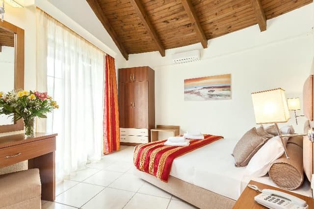 BUNGALOW WITH PRIVATE POOL