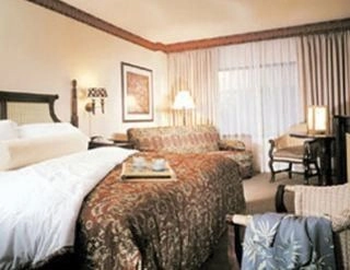 Loews Royal Pacific Resort at Universal Orlando2