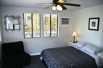 Sabal Palms Inn3