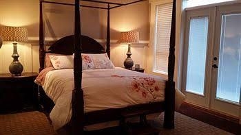 Vancouver Airport Luxury House3