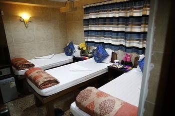Sandhu Guest House3