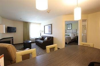 Candlewood Suites Columbia East3